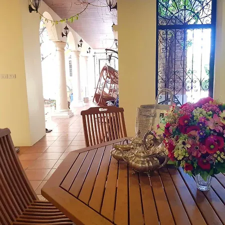 Prompimarn Villa Toscana